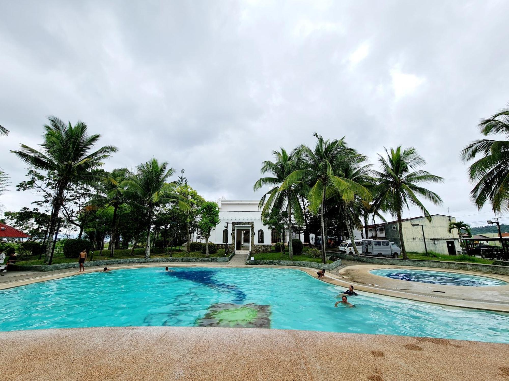 Calapan City Fully Furnished House Transient Near Xentromall L39 Ngoại thất bức ảnh