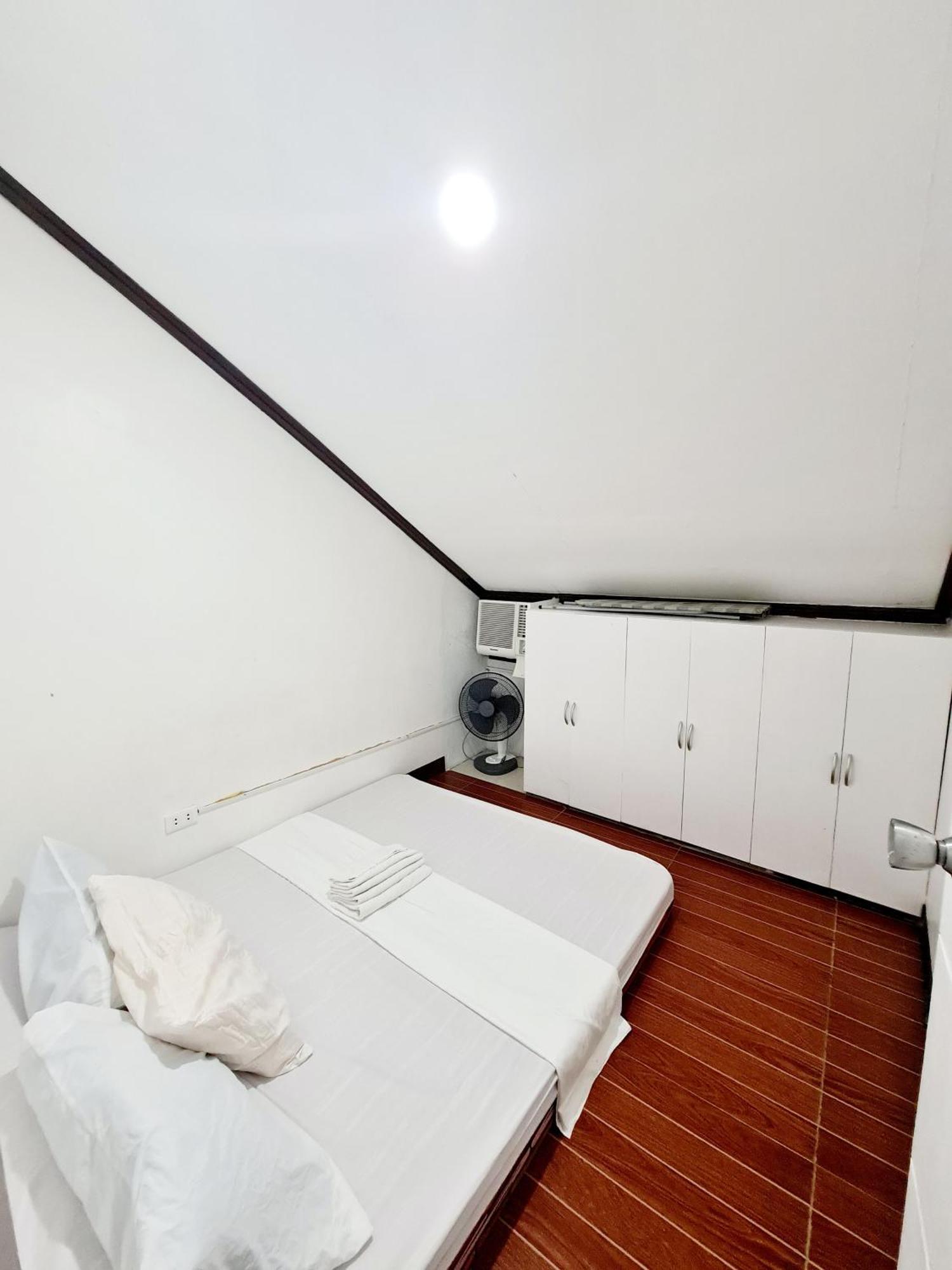 Calapan City Fully Furnished House Transient Near Xentromall L39 Ngoại thất bức ảnh