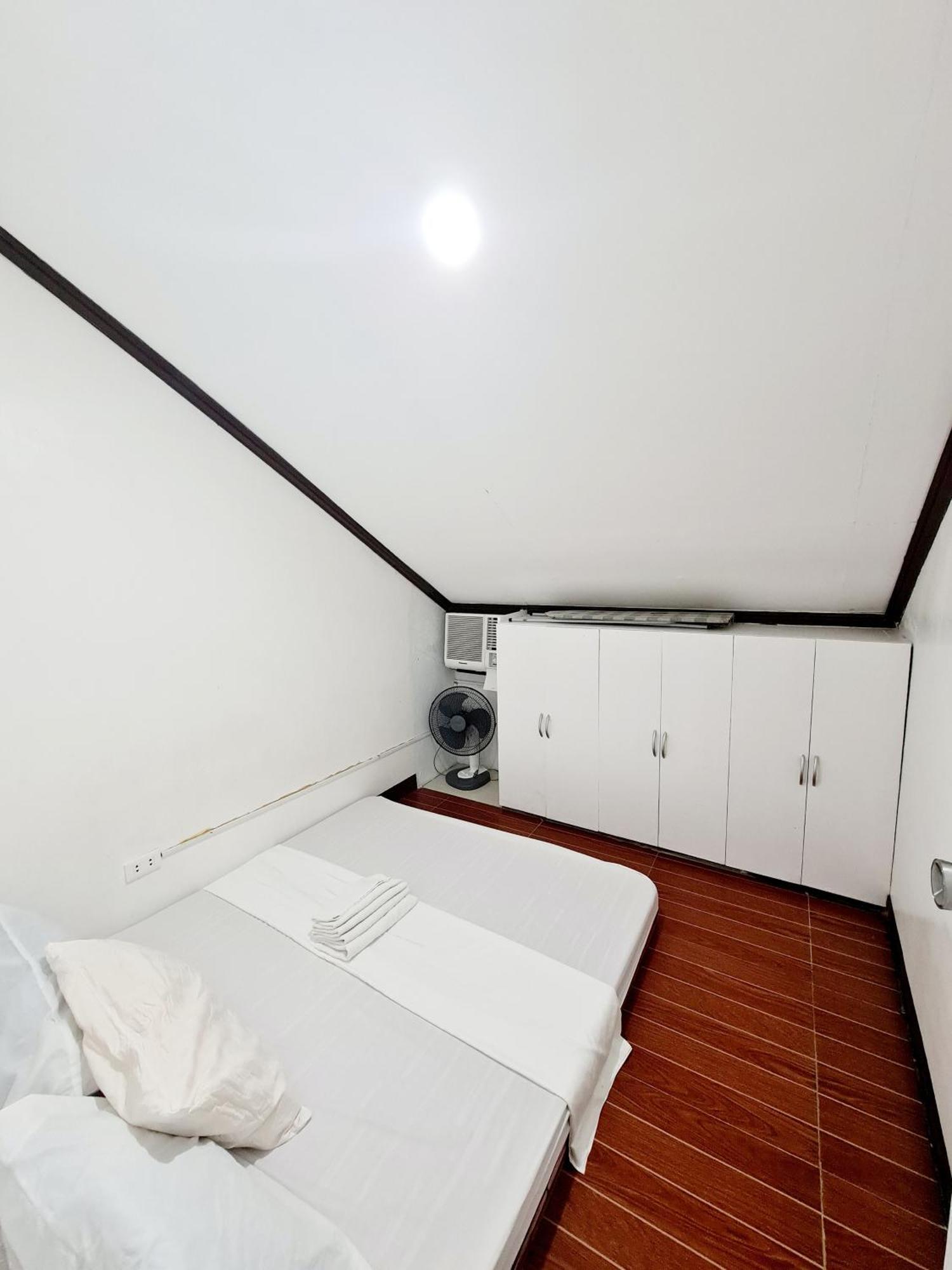 Calapan City Fully Furnished House Transient Near Xentromall L39 Ngoại thất bức ảnh