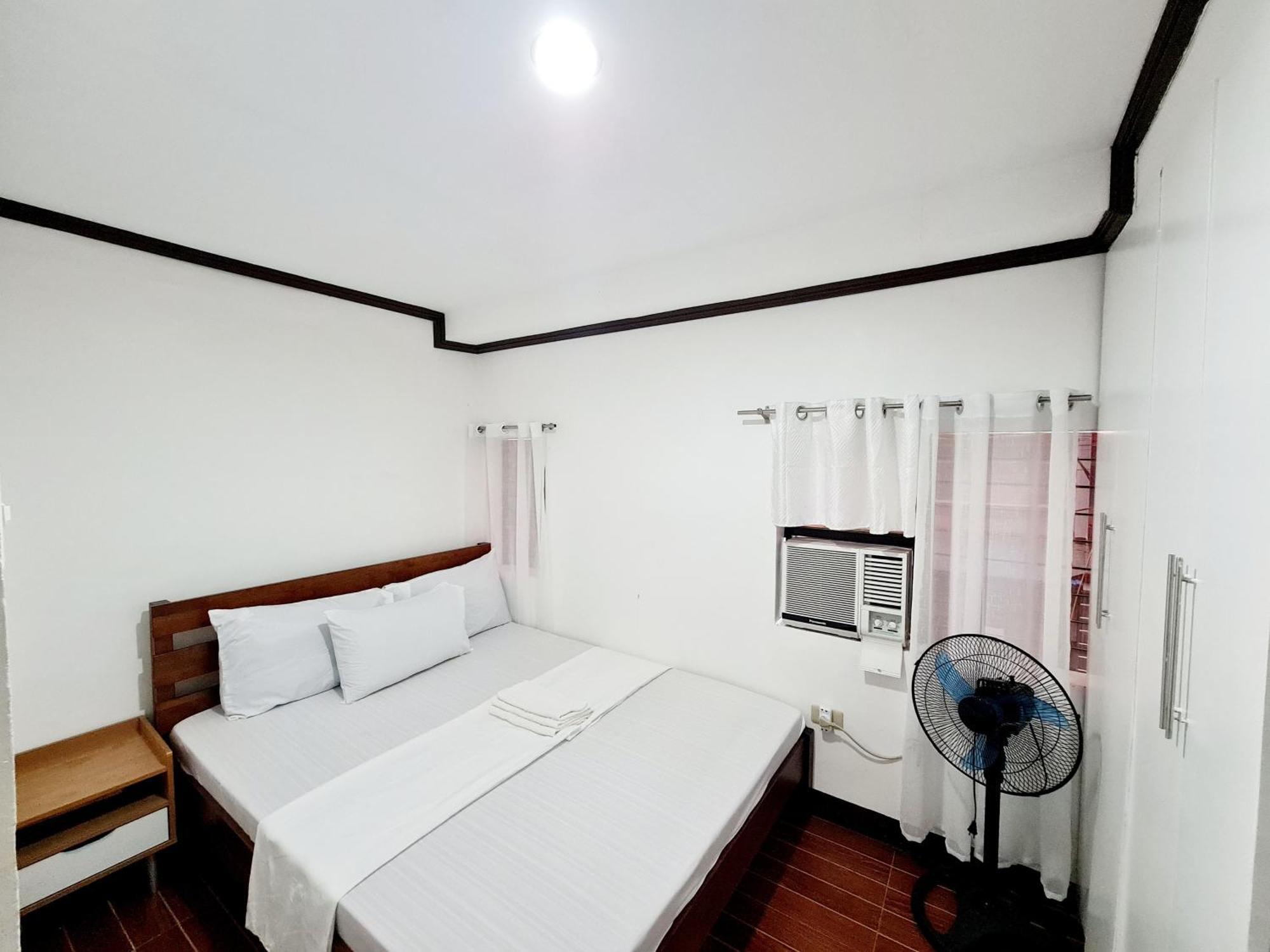 Calapan City Fully Furnished House Transient Near Xentromall L39 Ngoại thất bức ảnh