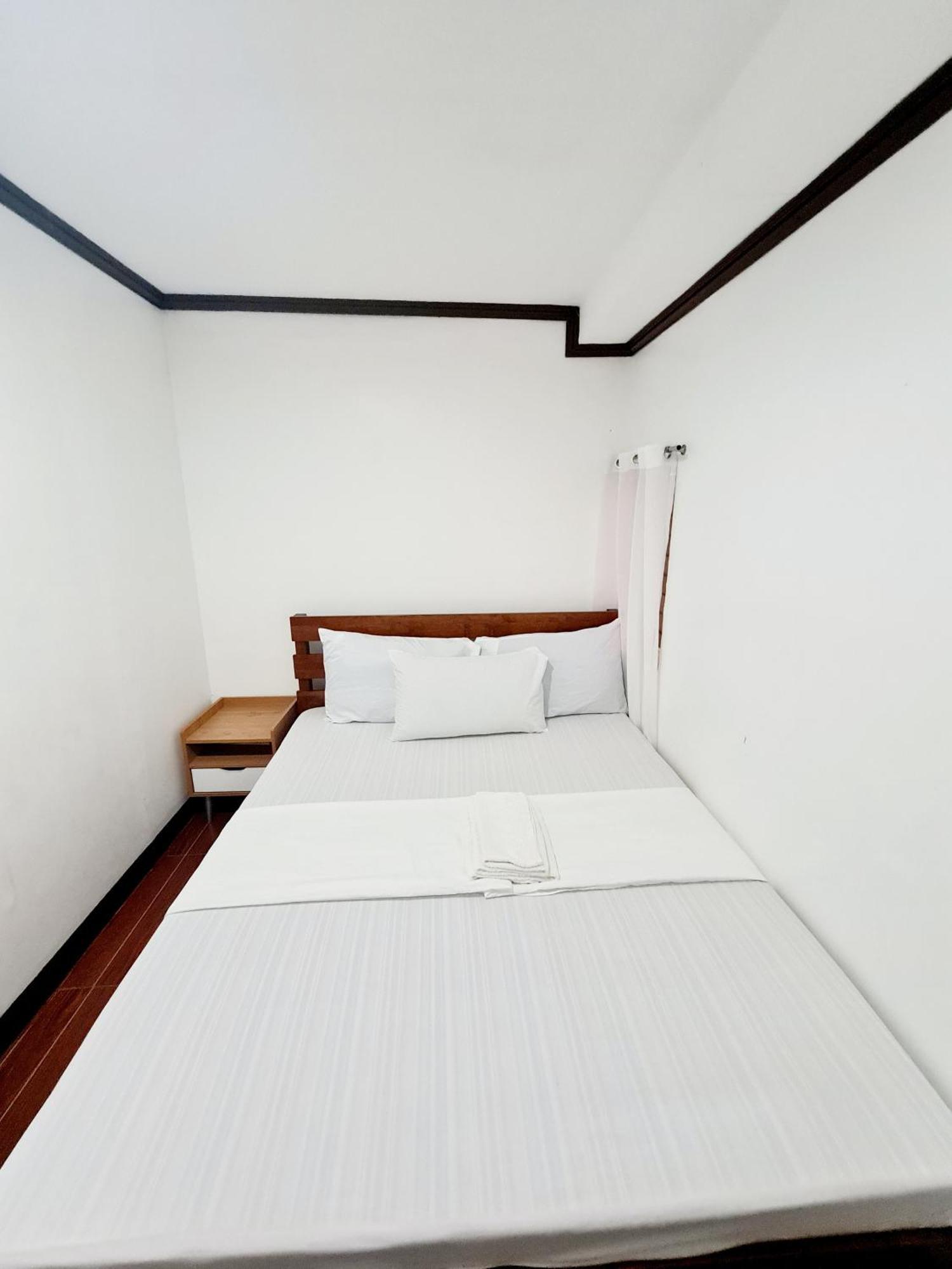 Calapan City Fully Furnished House Transient Near Xentromall L39 Ngoại thất bức ảnh