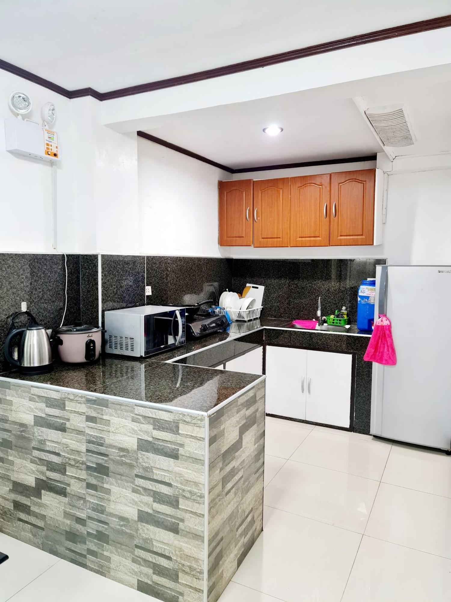 Calapan City Fully Furnished House Transient Near Xentromall L39 Ngoại thất bức ảnh
